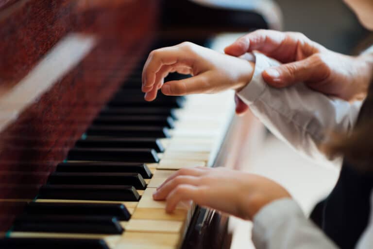 best-age-to-start-piano-lessons-get-a-new-hobby